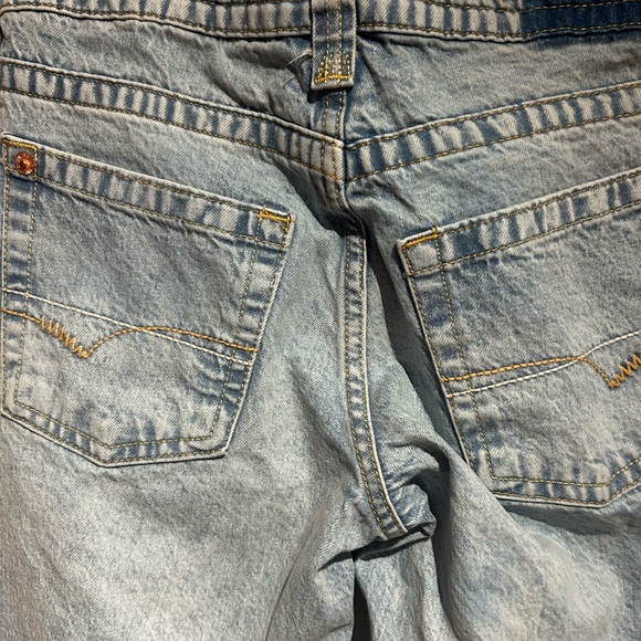 BDG Kayla Low-Rise Straight Leg Jean - Picture 5 of 5